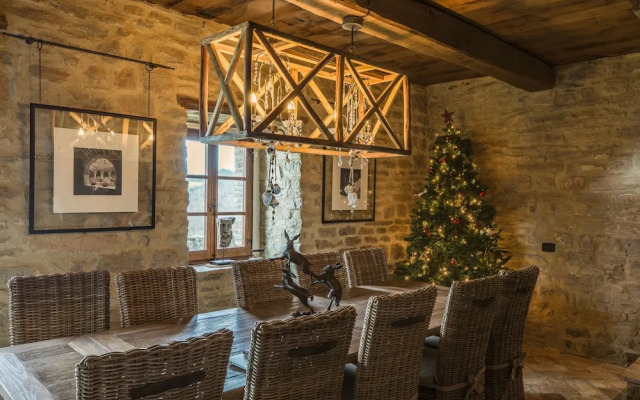 Umbrian Villa Retreat in Pietralunga With a Pool