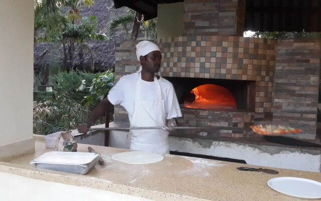 Makuti Villas Resort