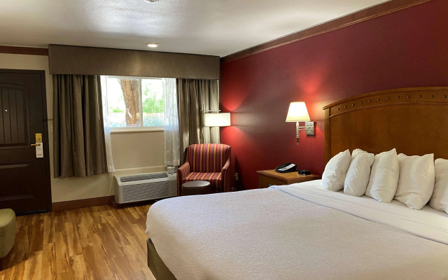 Best Western Plus Greenwell Inn