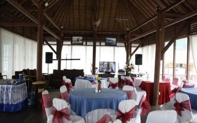 Batur Lakeside Huts