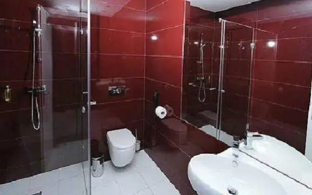 Plaza V Executive Hotel