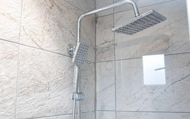 1-bed Apartment With Private hot Tub, Sauna & gym