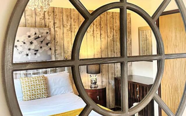Wren 23-Hot Tub-Woodland Lodges-Tenby-Pembroke