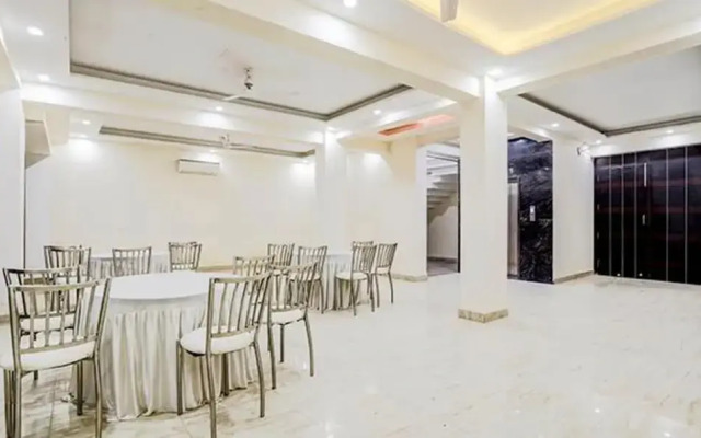 Hotel Golf Course Sapphire By FabHotels