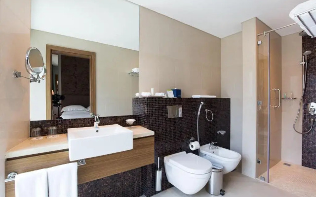 Majestic Arjaan by Rotana Hotel