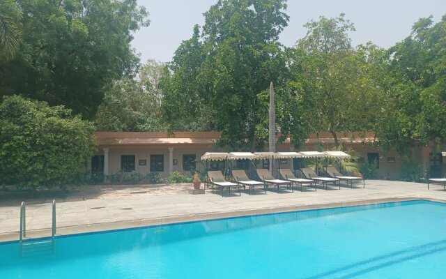 Hotel Dev Vilas