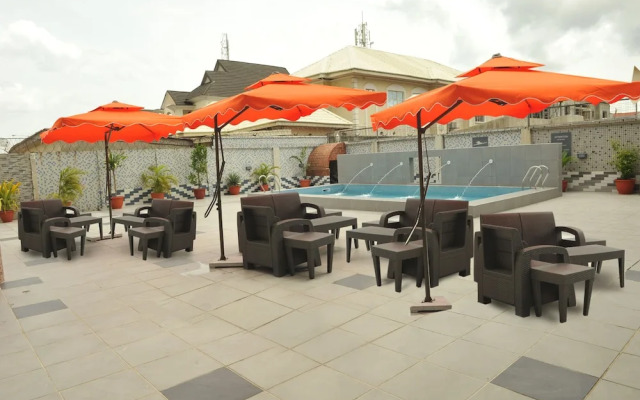 Silver Towers Hotel