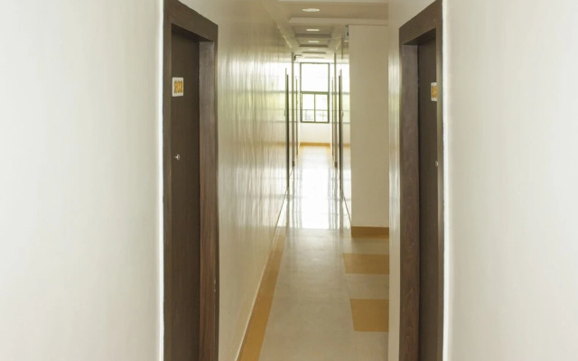 OYO 13168 Primrose Regency