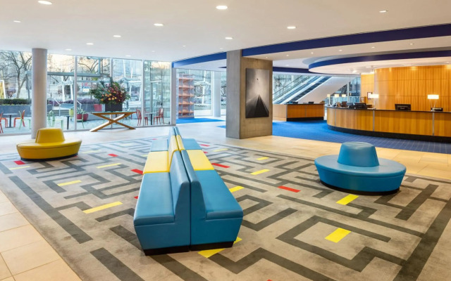 Sheraton Vancouver Wall Centre