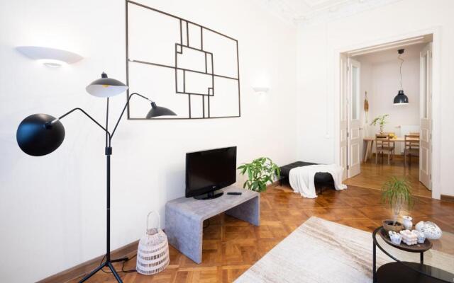 Old Riga Modern and Spacious 2 bedroom Apartment
