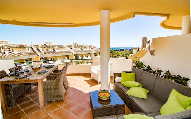 SAA2 Stunning 3 bedroom apt in Puerto Banus Roomservice