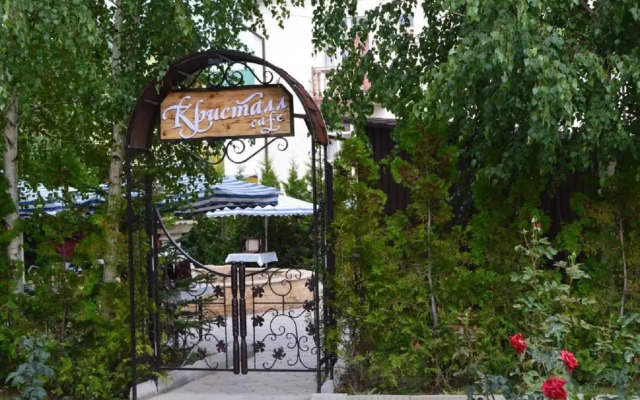 Kristall Hotel