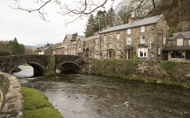 Prince Llewelyn Hotel