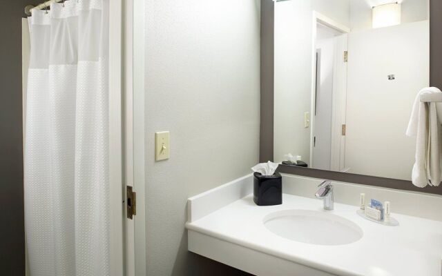 Courtyard Detroit Brighton