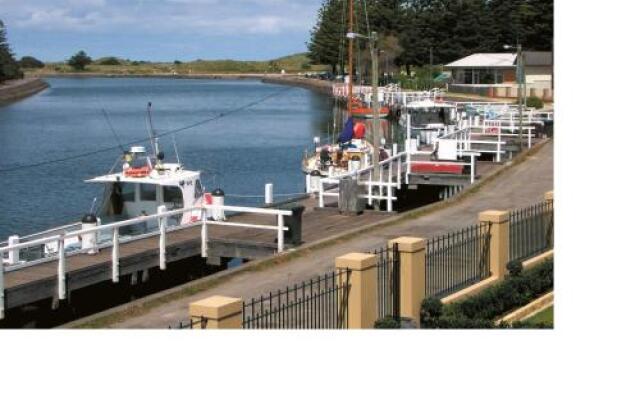 Dockside Waterfront Indulgence