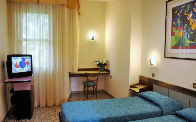 Hotel Napoleon Rimini – City & Station
