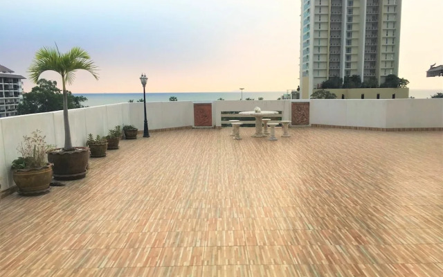 Fantastic 2 bed With Huge Balcony & sea Views