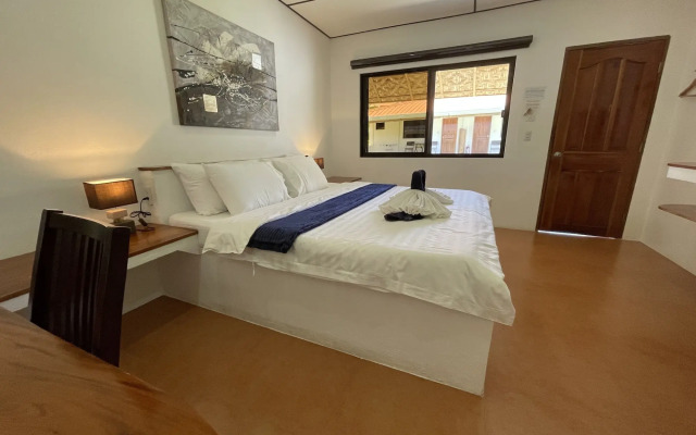 Parrot Resort Moalboal