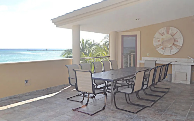 El Faro Beachfront Penthouse