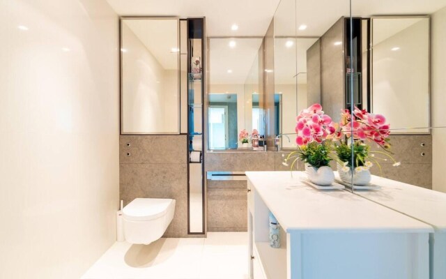 Stunning 4-bed Duplex Penthouse in London