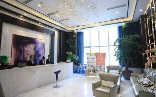 鲡高精品酒店(重庆东原悦荟大石坝轻轨站店)