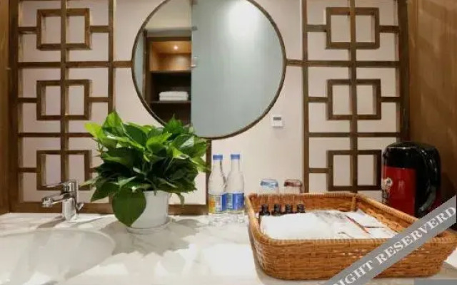 Enshi love Qingjiang hotel(Tujia daughter City store)