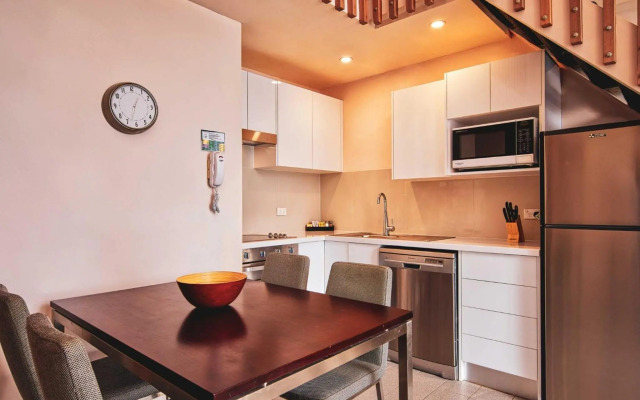 Lantern 1 Bedroom Loft with car space and Majestic View