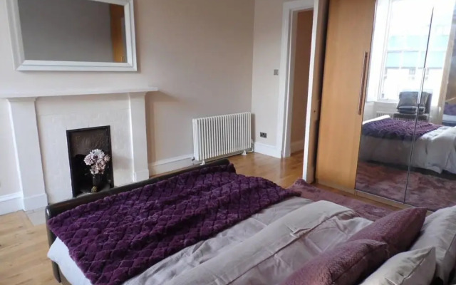 Spacious and Quiet Flat in the Heart of Finnieston