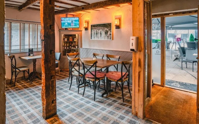 Charming 1-bed Loft in Caerleon