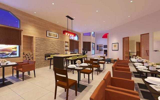 Country Inn & Suites by Radisson, Vallejo Napa Valley, CA