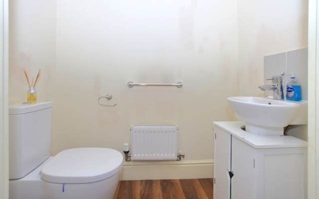 Beautiful 5 Bed Detached House - Sleeps 9