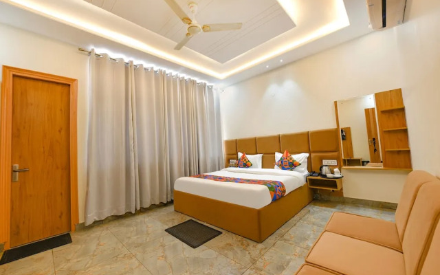 Fabhotel Flying Kiwi