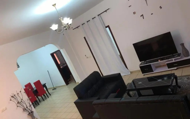 Appartement Meuble 2 et 3 Chambres Avec Groupe Electrogene A Makepe — фото 2