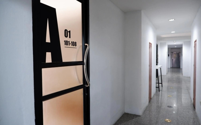 18 Coins Budget Hotel
