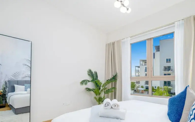 LUX  The Le Pont Sea View Suite