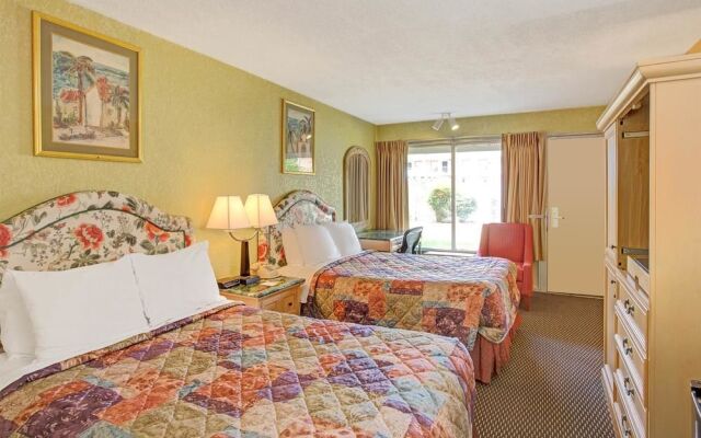 Days Inn Charlotte North-Speedway-UNCC-Research Pa