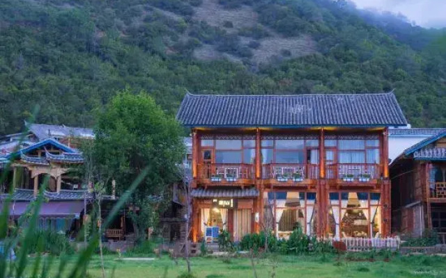 Lugu Lake Lige Xinqing Inn