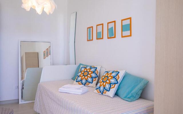 Wonderful Emerald and Gold Apartments with Parking