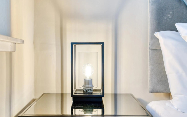 The Gloucester Lane Residence