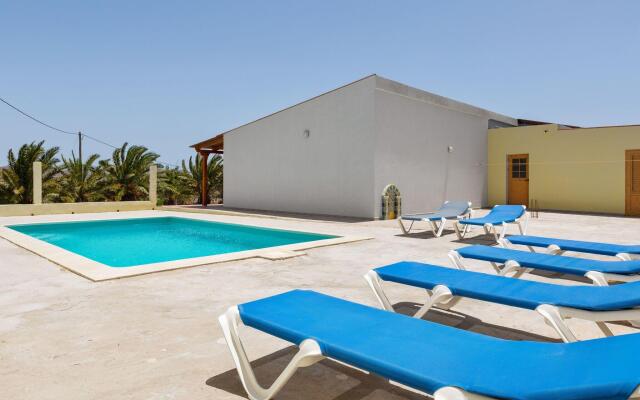 Exclusive Villa in Tuineje with Private Swimming Pool