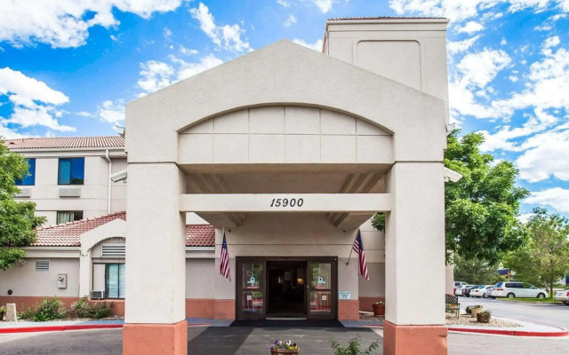 Econo Lodge Denver International Airport