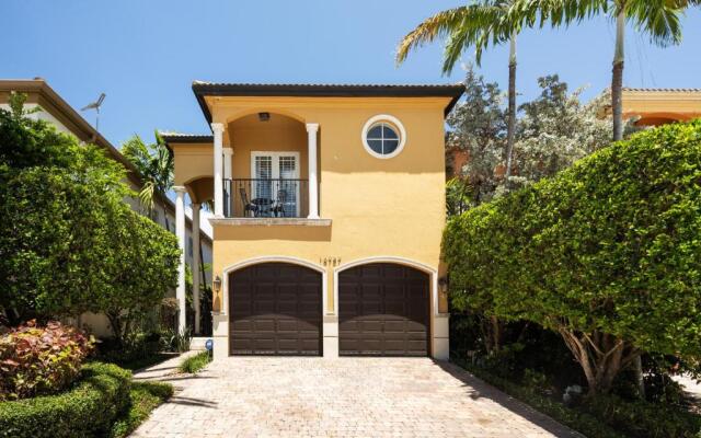 Luxury Spanish Villa 4 Bedroom 4 Bathroom Pool Sunny Isles