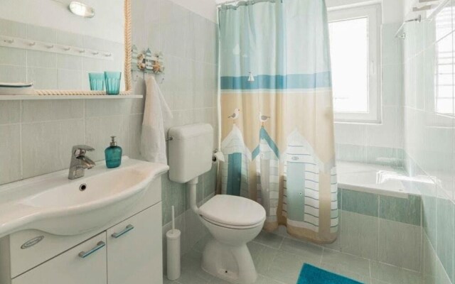 Awesome Home in Povljana With 4 Bedrooms and Wifi