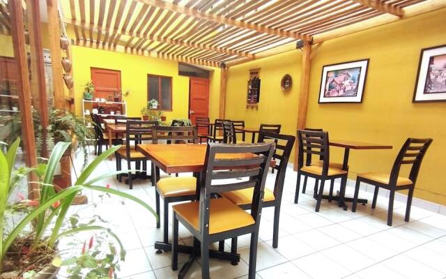 Hotel Yañez Inn