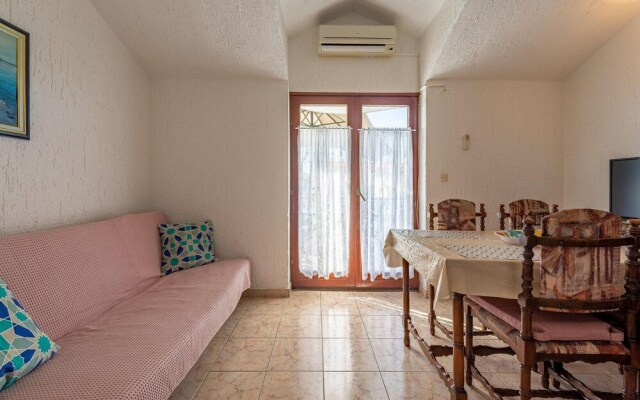 Amazing Apartment in Nin With 2 Bedrooms and Wifi