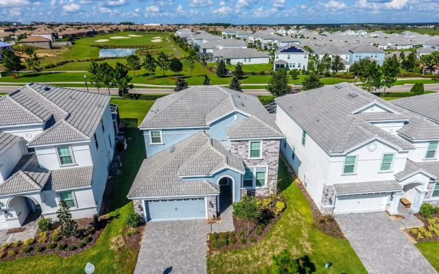 Fancy Family Home at Championsgate Chg101