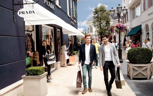 Hotel Roermond Next Door