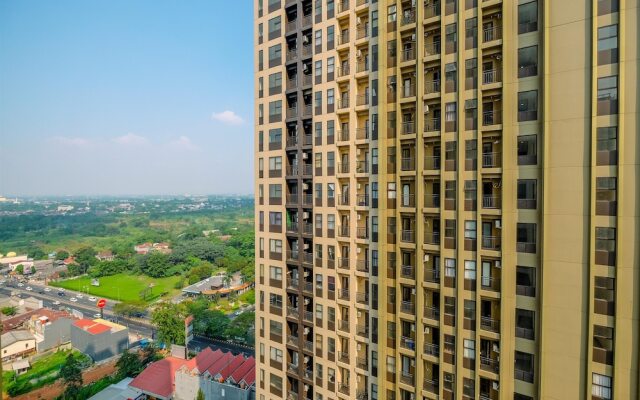 Cozy Living And Homey Studio Transpark Cibubur Apartment