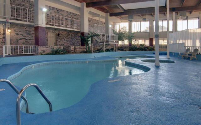 Econo Lodge Conference Center