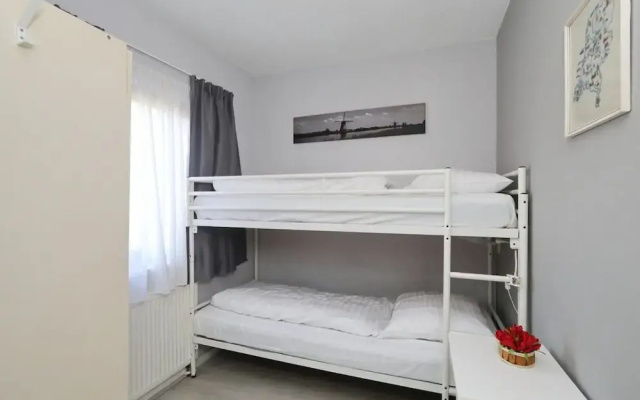 Spacious Holiday Home Near Forest